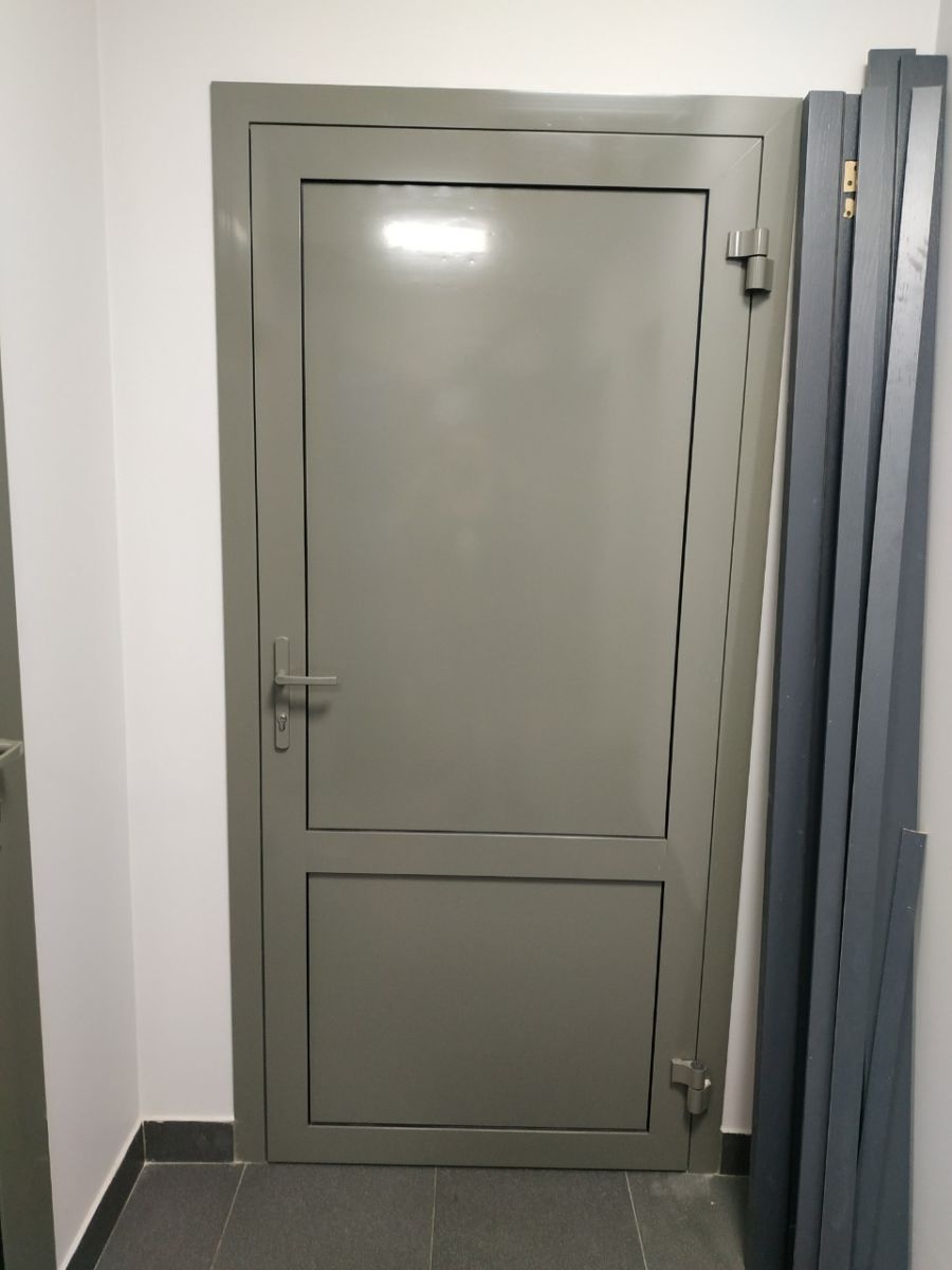 Алюминиевая дверь 1000×2000 мм. GFTD12207 Алюминиевая дверь 1000×2000 мм. GFTD12207